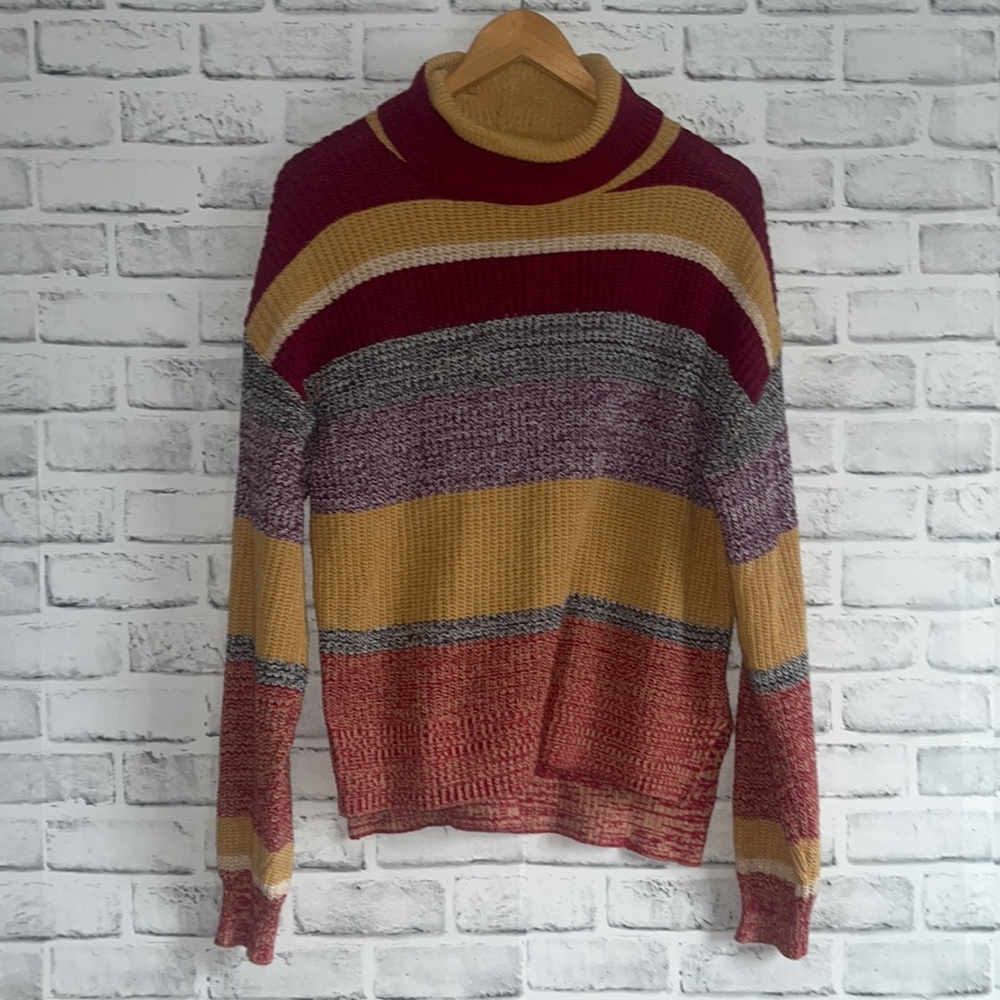 Urban Outfitters Knit Turtleneck | Size: Medium